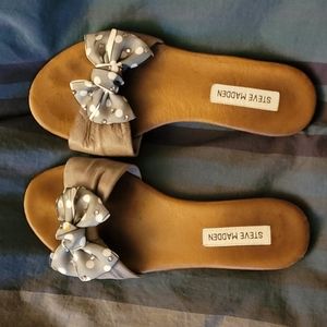 Steve Madden leather polka dot bow slides